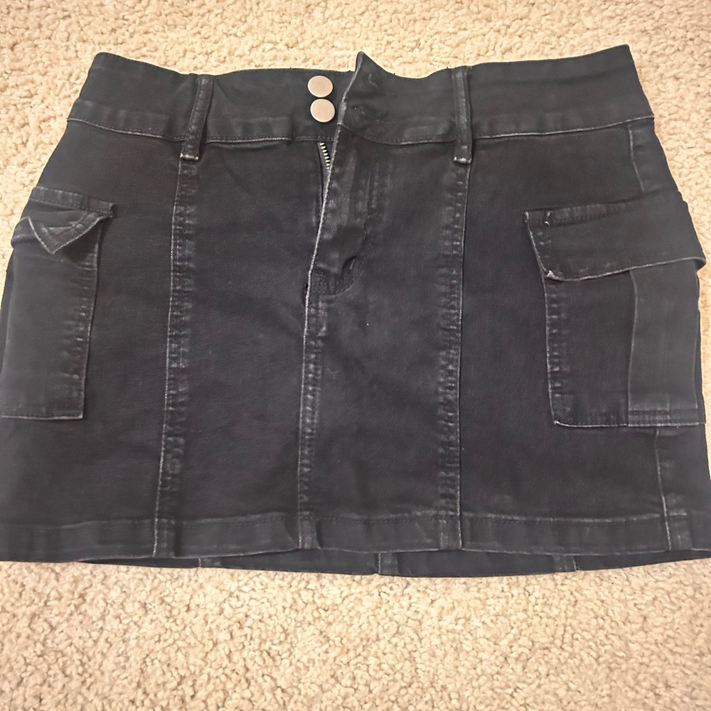 Windsor Black Pocketed Mini Skirt